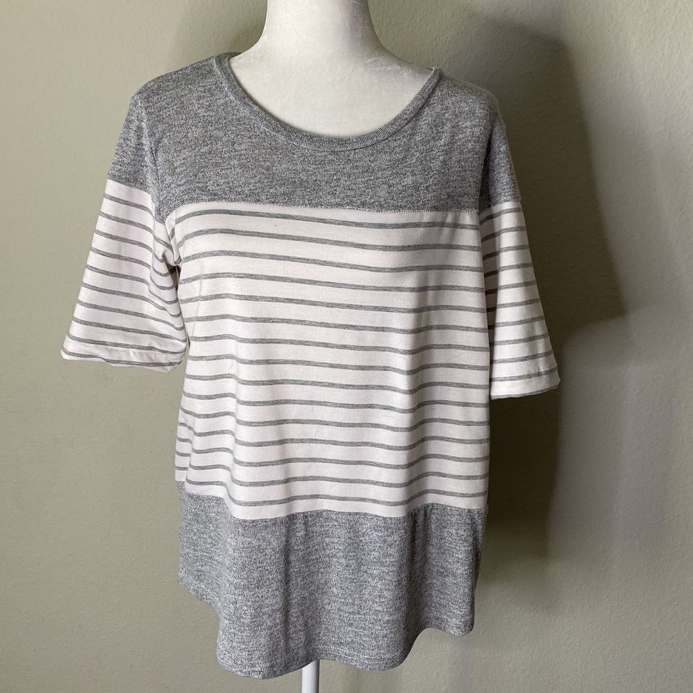 Vemvan Gray Striped Thin Knit Sweater Large